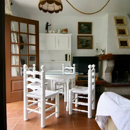 Casa De Rilo ,para 6/8 En La Playa De Nerga *